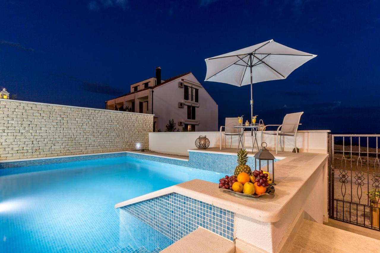 Luxury Villa Bello Horizonte With Swimming Pool Split Bagian luar foto