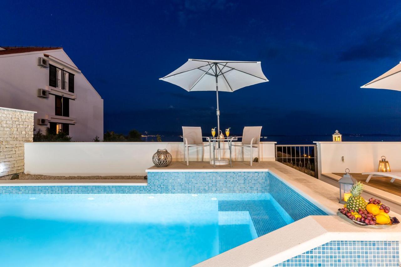 Luxury Villa Bello Horizonte With Swimming Pool Split Bagian luar foto