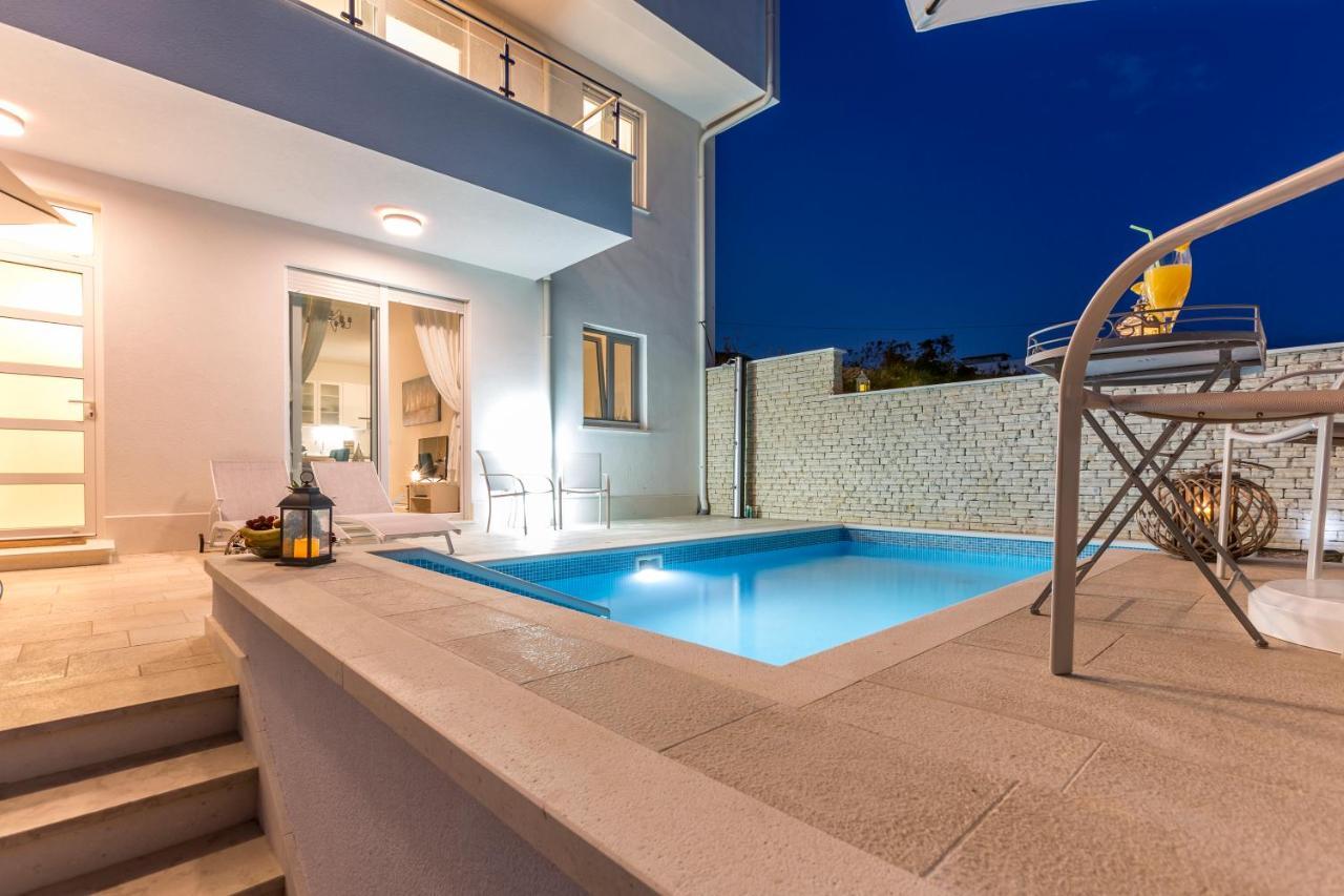 Luxury Villa Bello Horizonte With Swimming Pool Split Bagian luar foto
