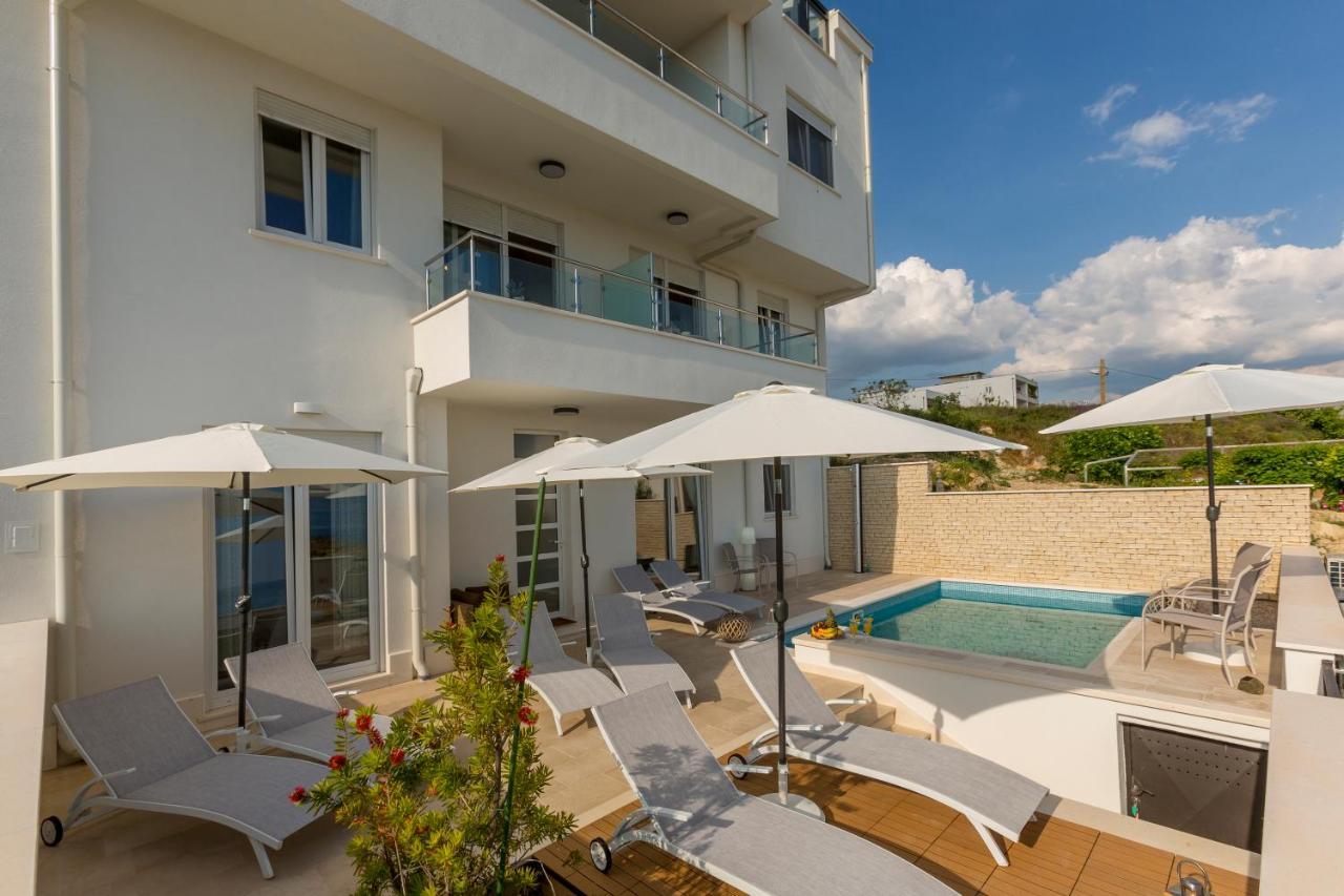Luxury Villa Bello Horizonte With Swimming Pool Split Bagian luar foto