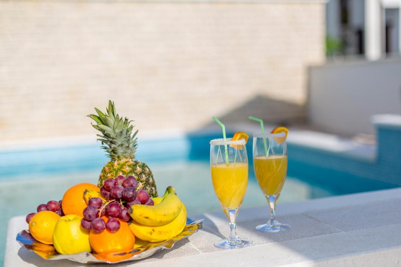 Luxury Villa Bello Horizonte With Swimming Pool Split Bagian luar foto
