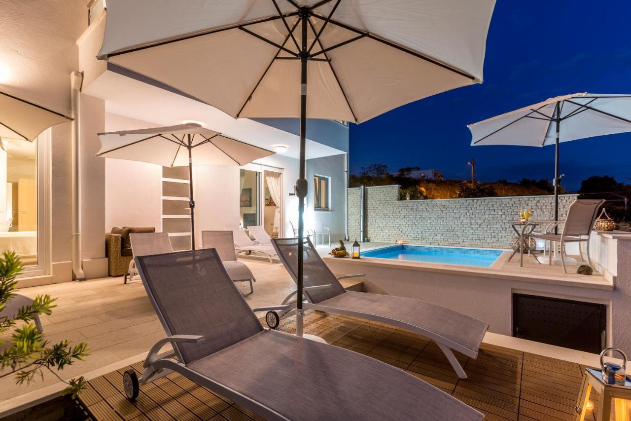 Luxury Villa Bello Horizonte With Swimming Pool Split Bagian luar foto