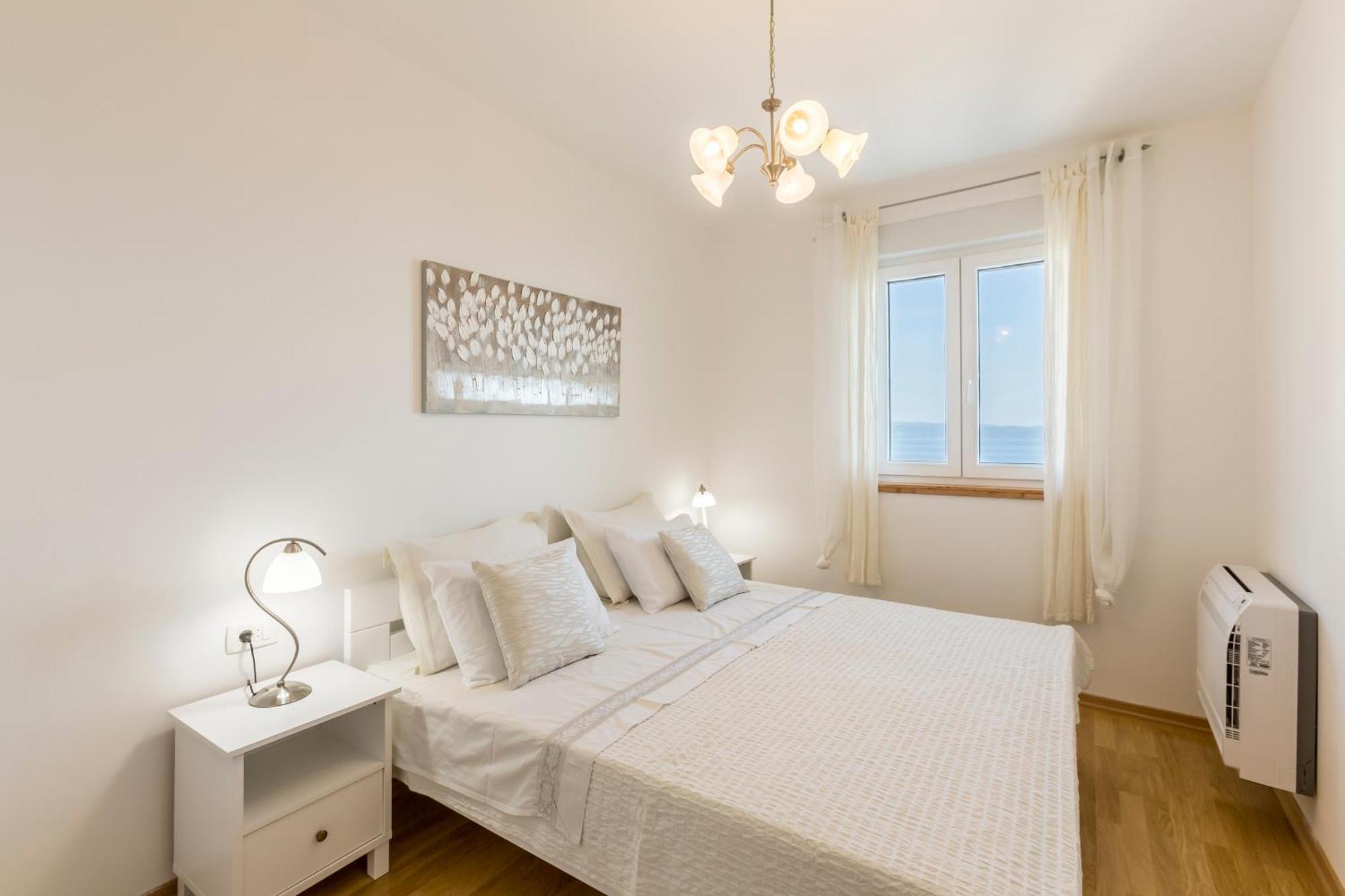 Luxury Villa Bello Horizonte With Swimming Pool Split Bagian luar foto