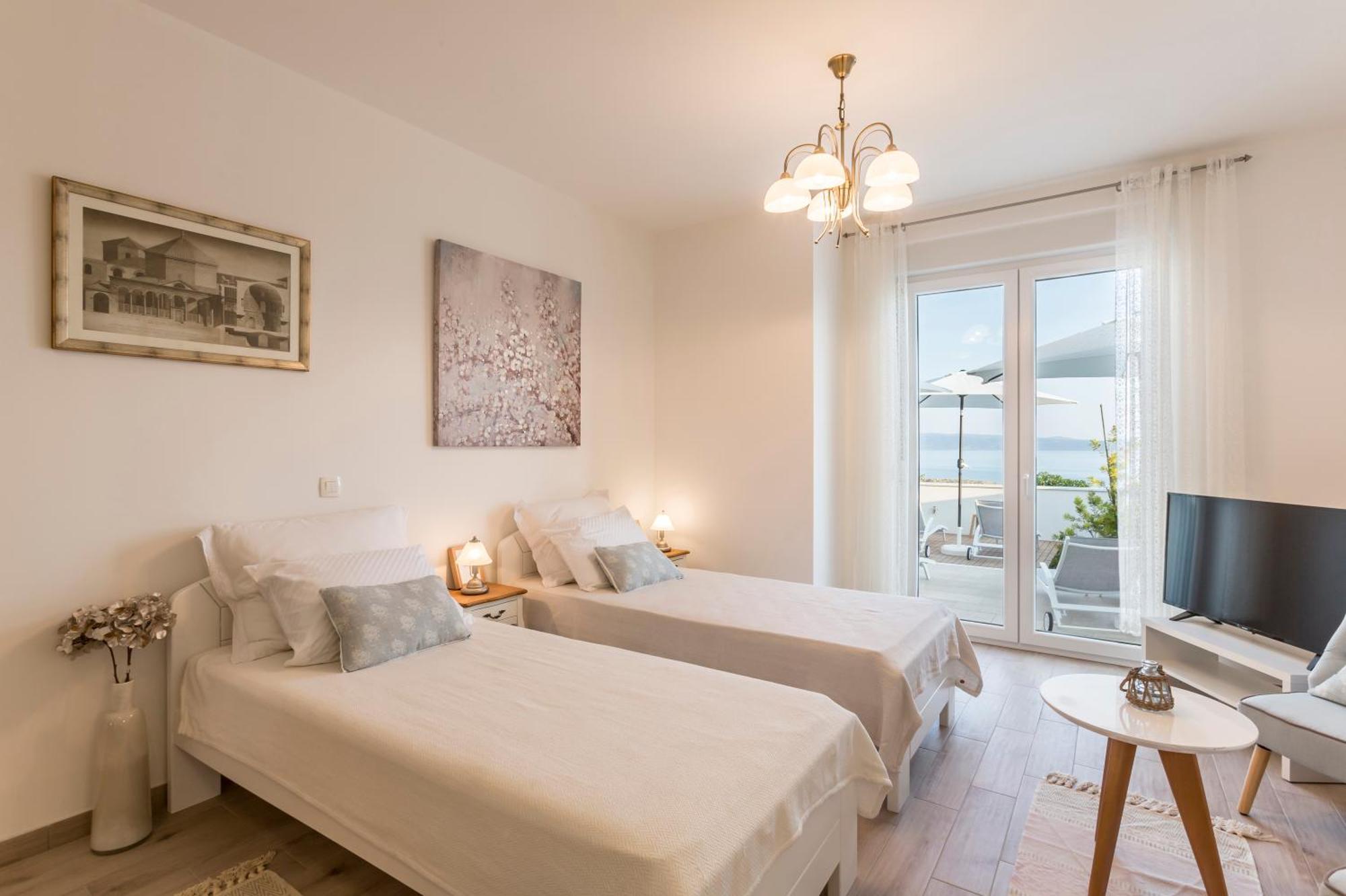 Luxury Villa Bello Horizonte With Swimming Pool Split Bagian luar foto